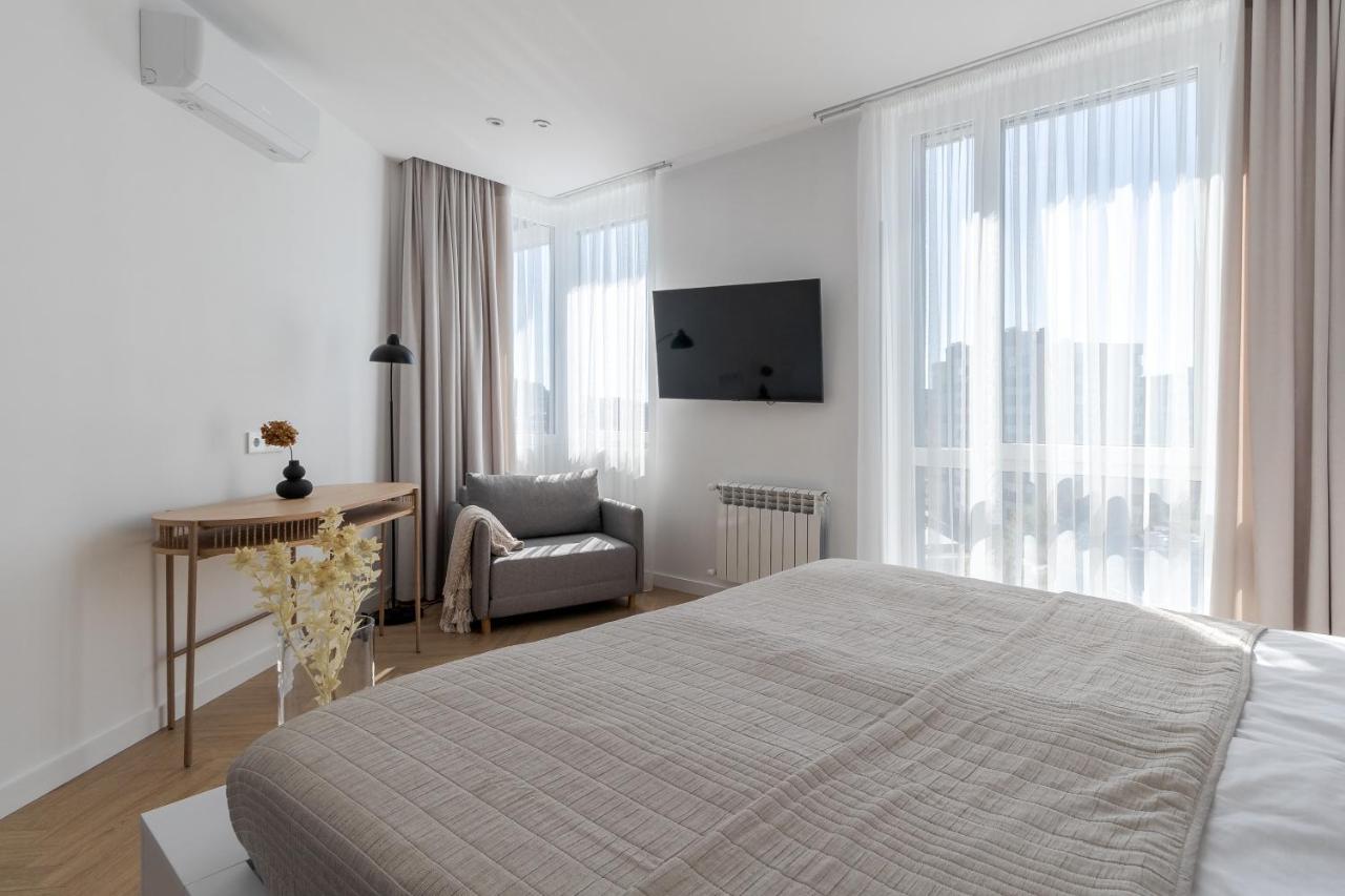 Apartment 77 Views By Inshi Lemberg