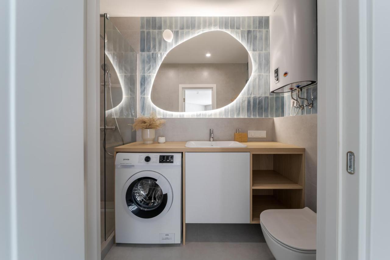 Apartment 77 Views By Inshi Lemberg