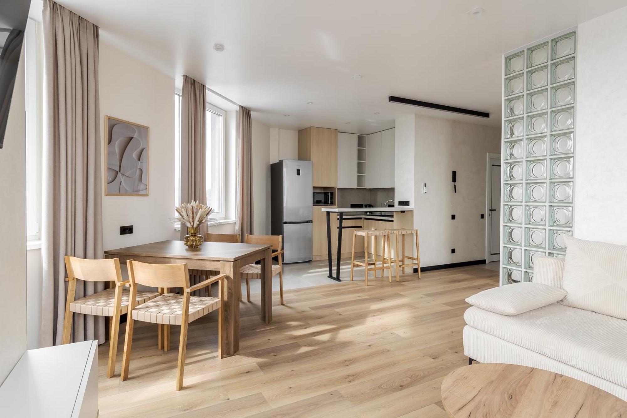 77 Views By Inshi Apartment Lemberg
