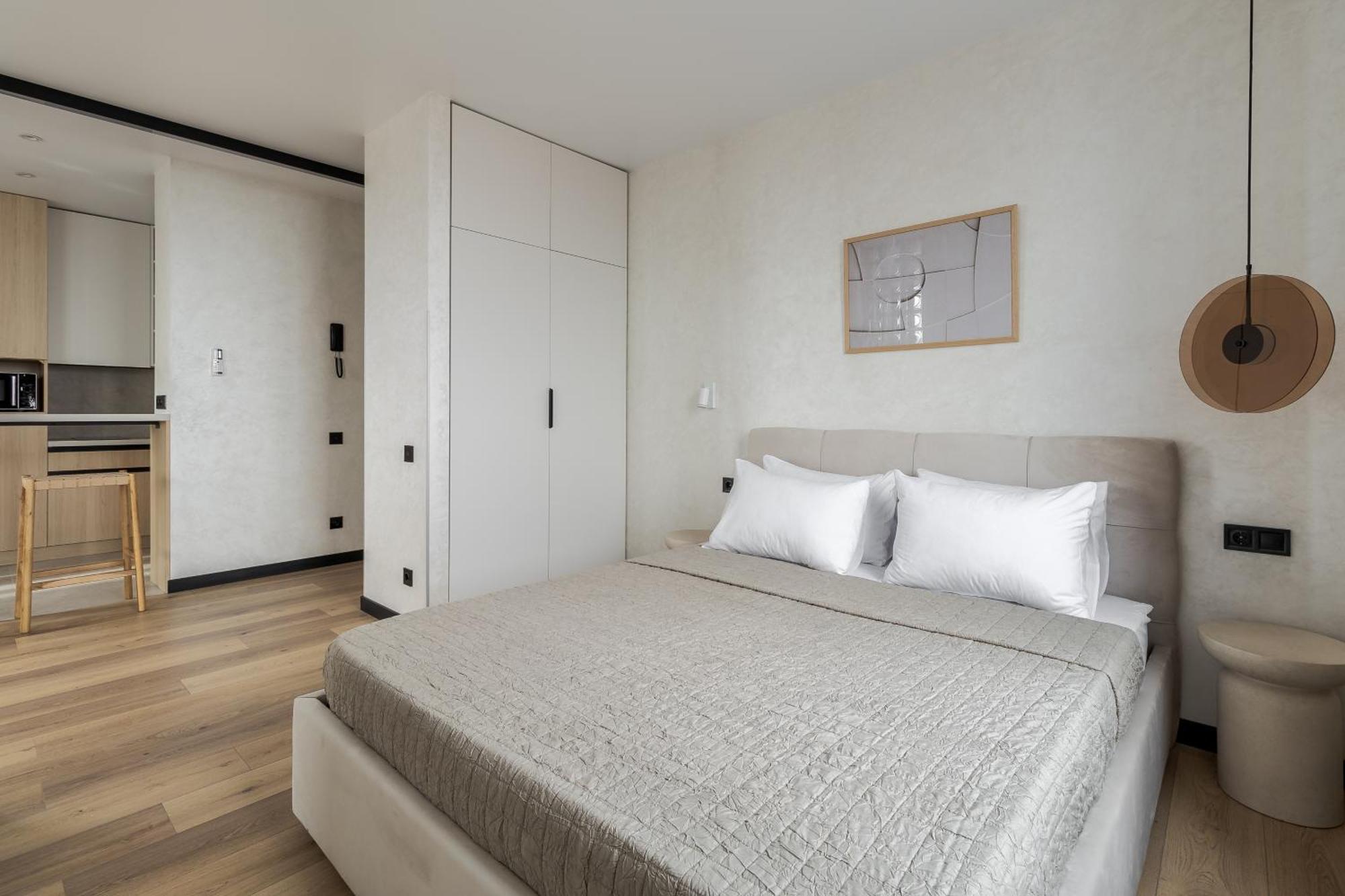 Apartment 77 Views By Inshi Lemberg