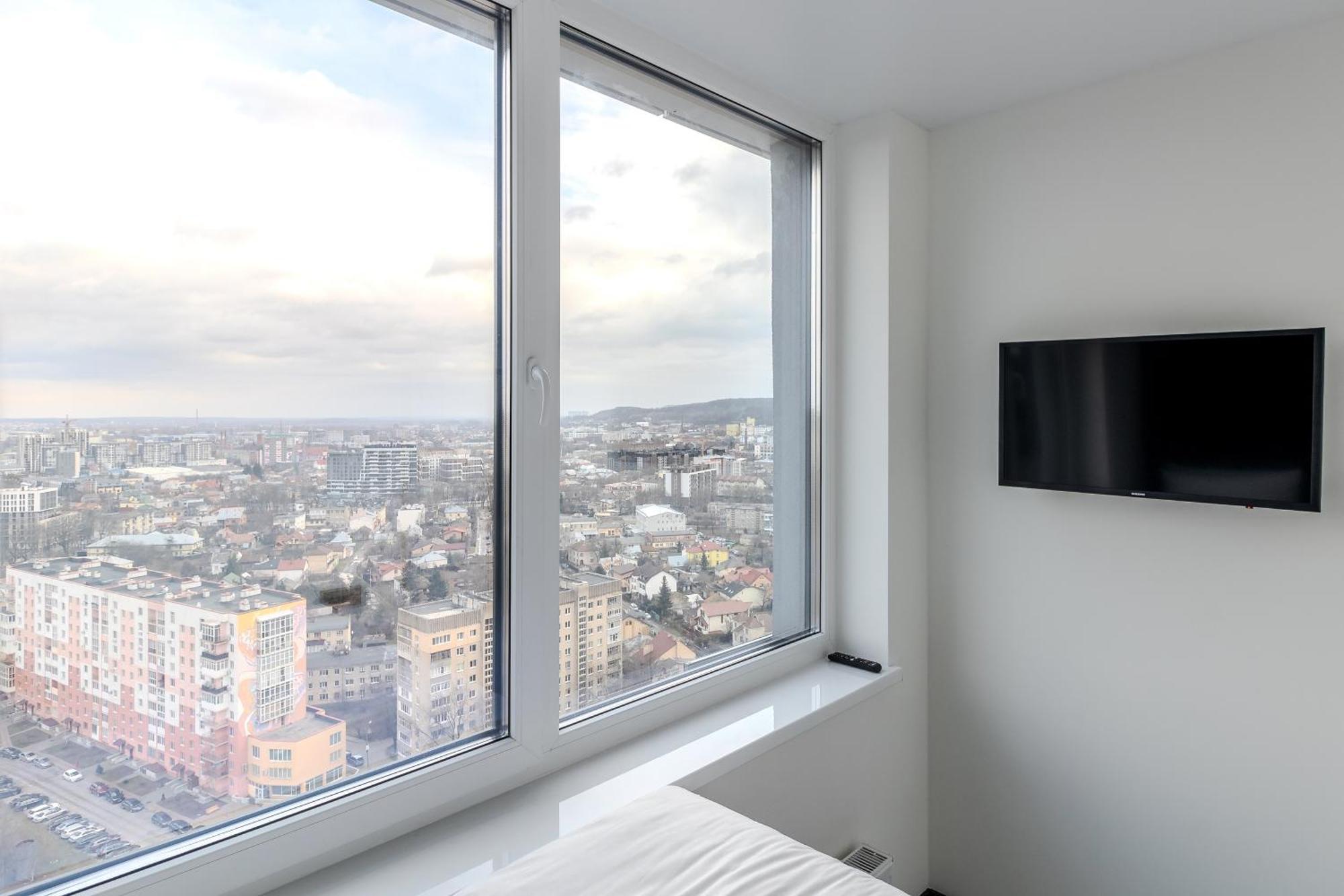 Apartment 77 Views By Inshi Lemberg