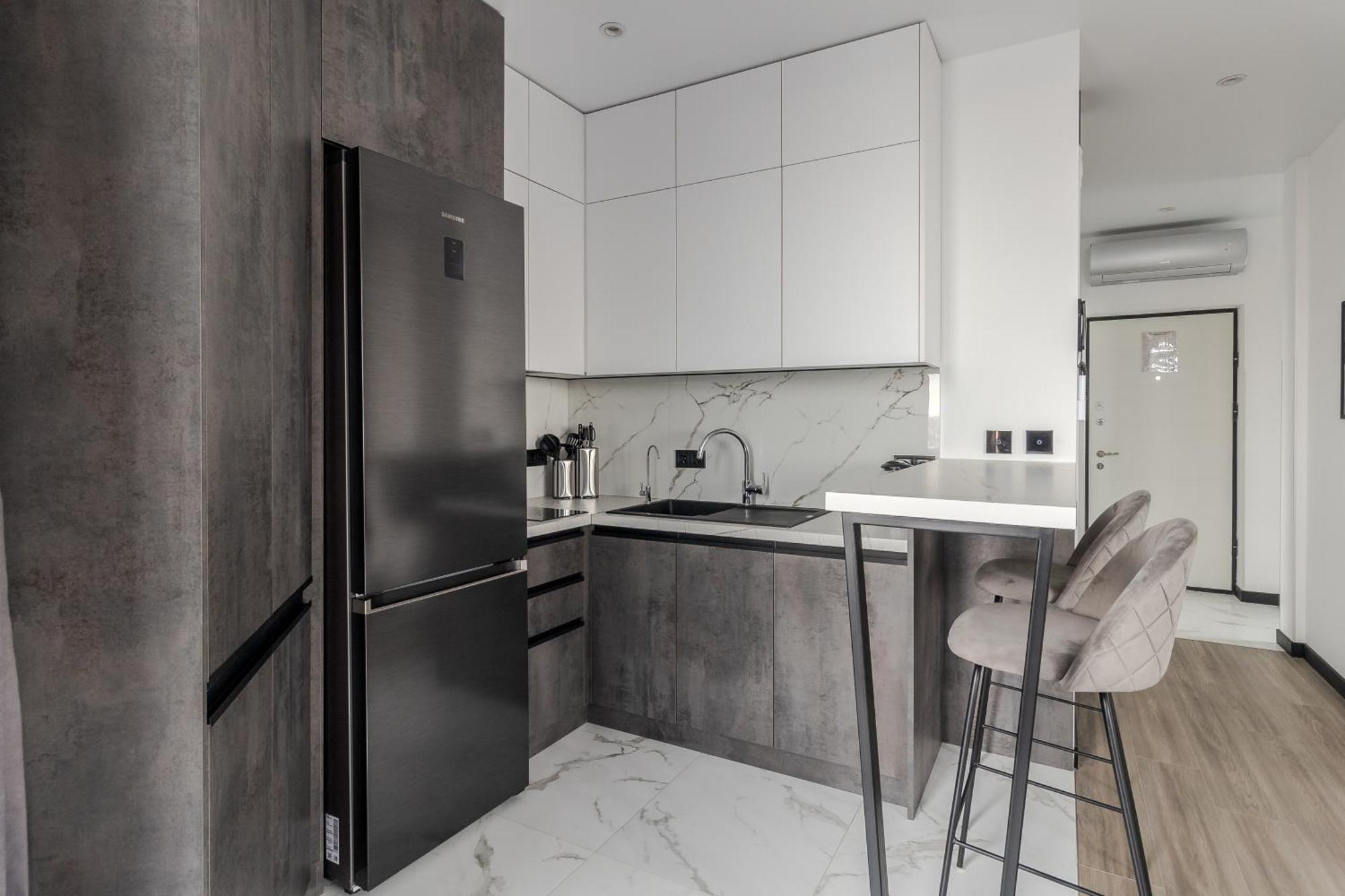 77 Views By Inshi Apartment *