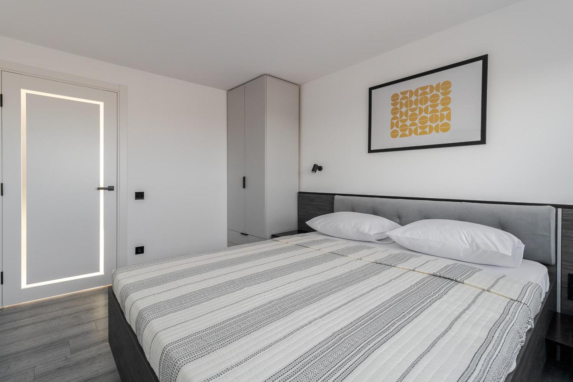 Apartment 77 Views By Inshi *
