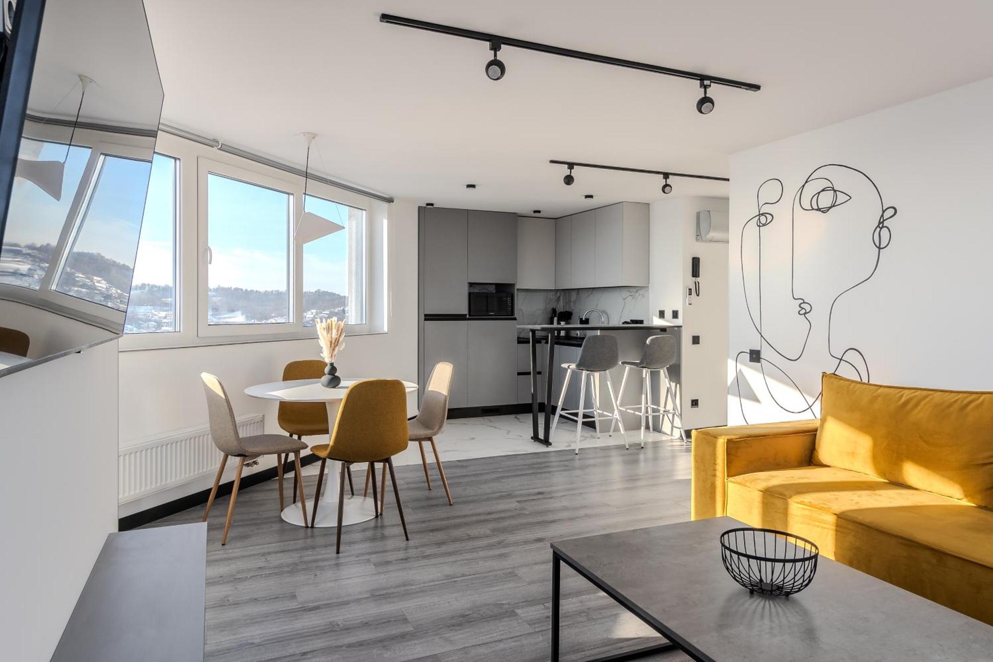 77 Views By Inshi Apartment *