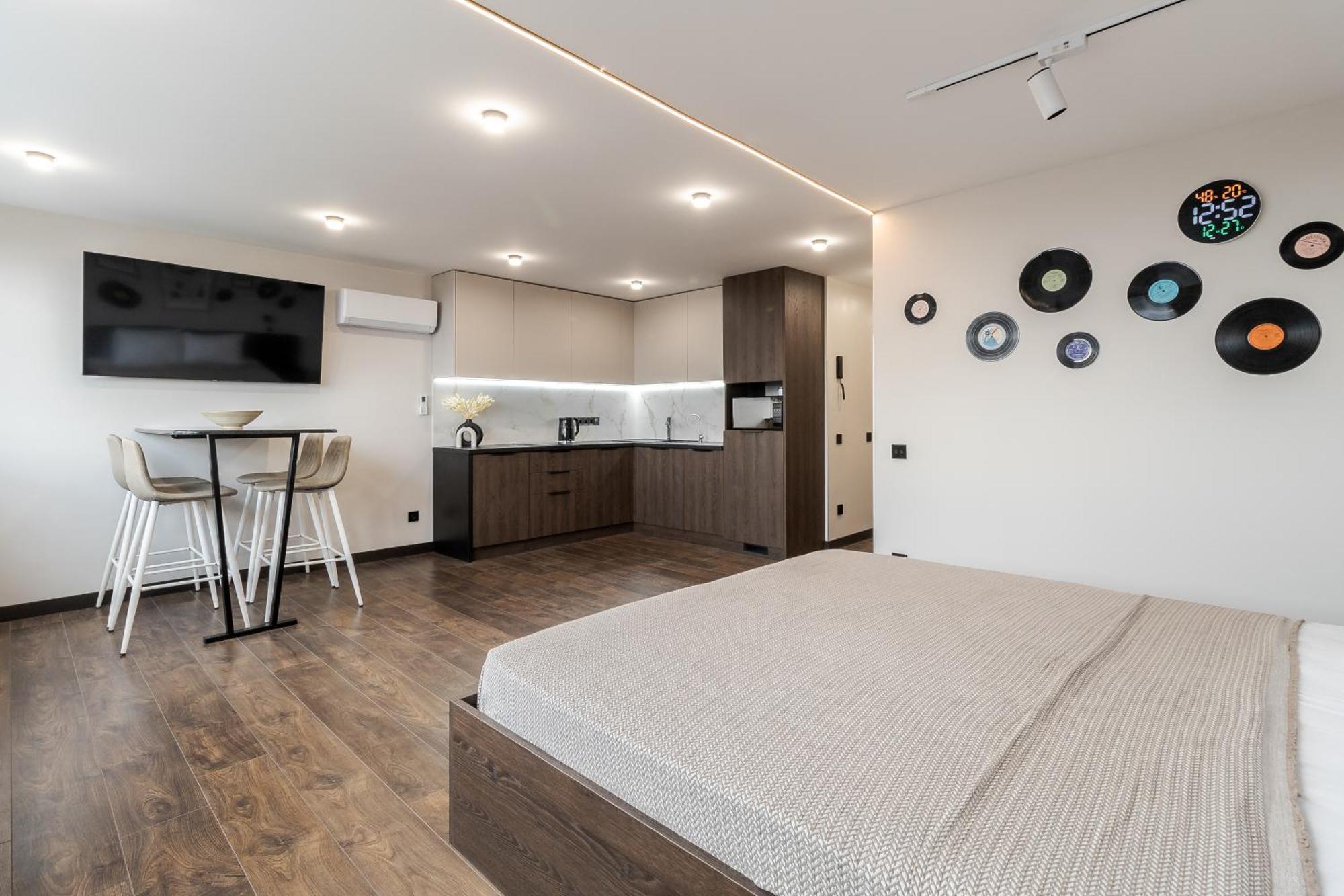 Apartment 77 Views By Inshi *