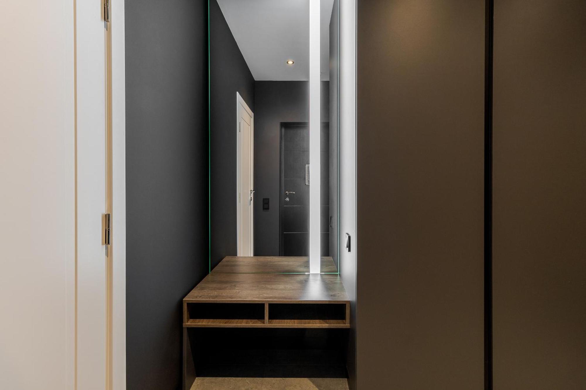 77 Views By Inshi Apartment