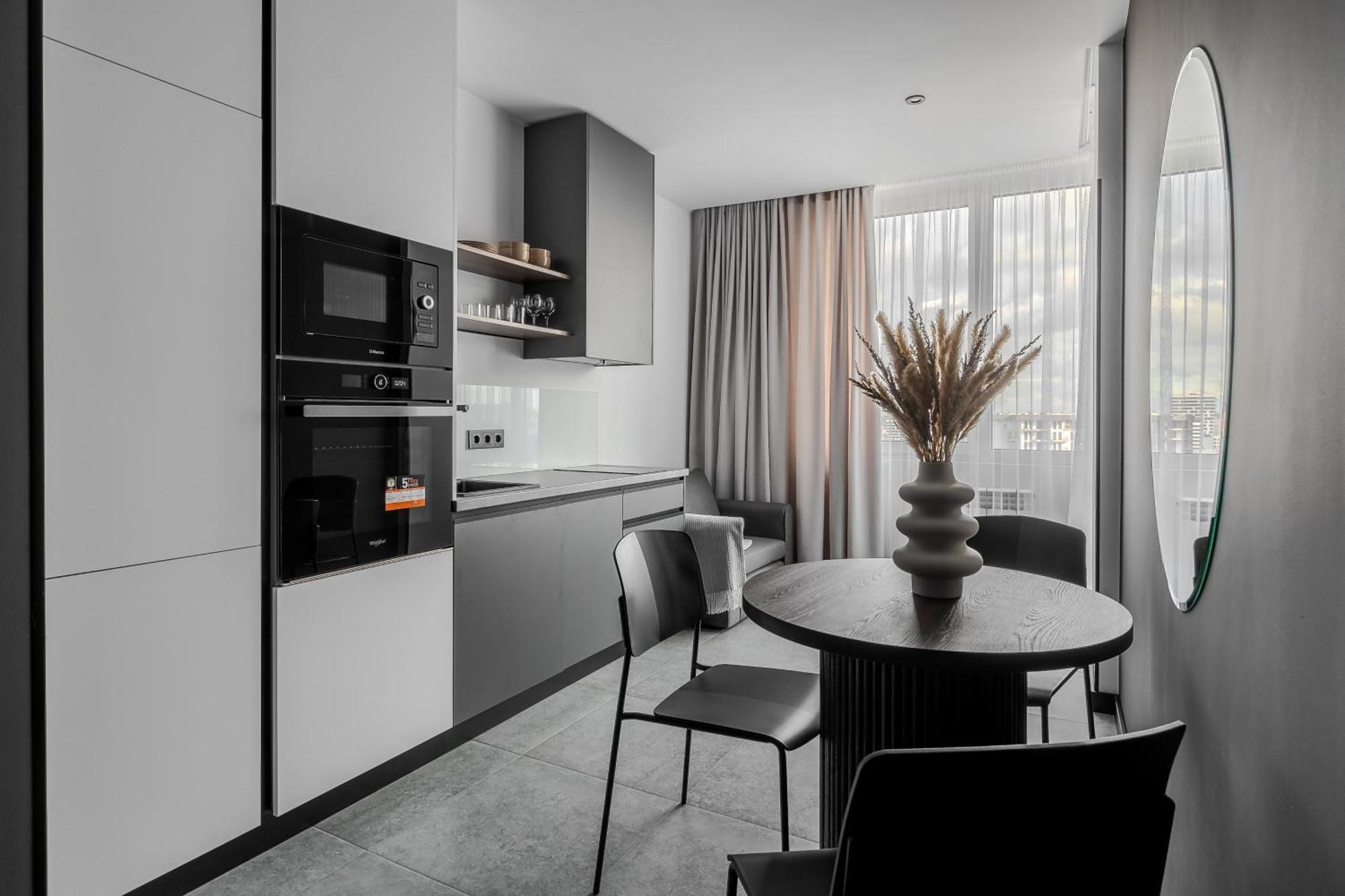 77 Views By Inshi Apartment *