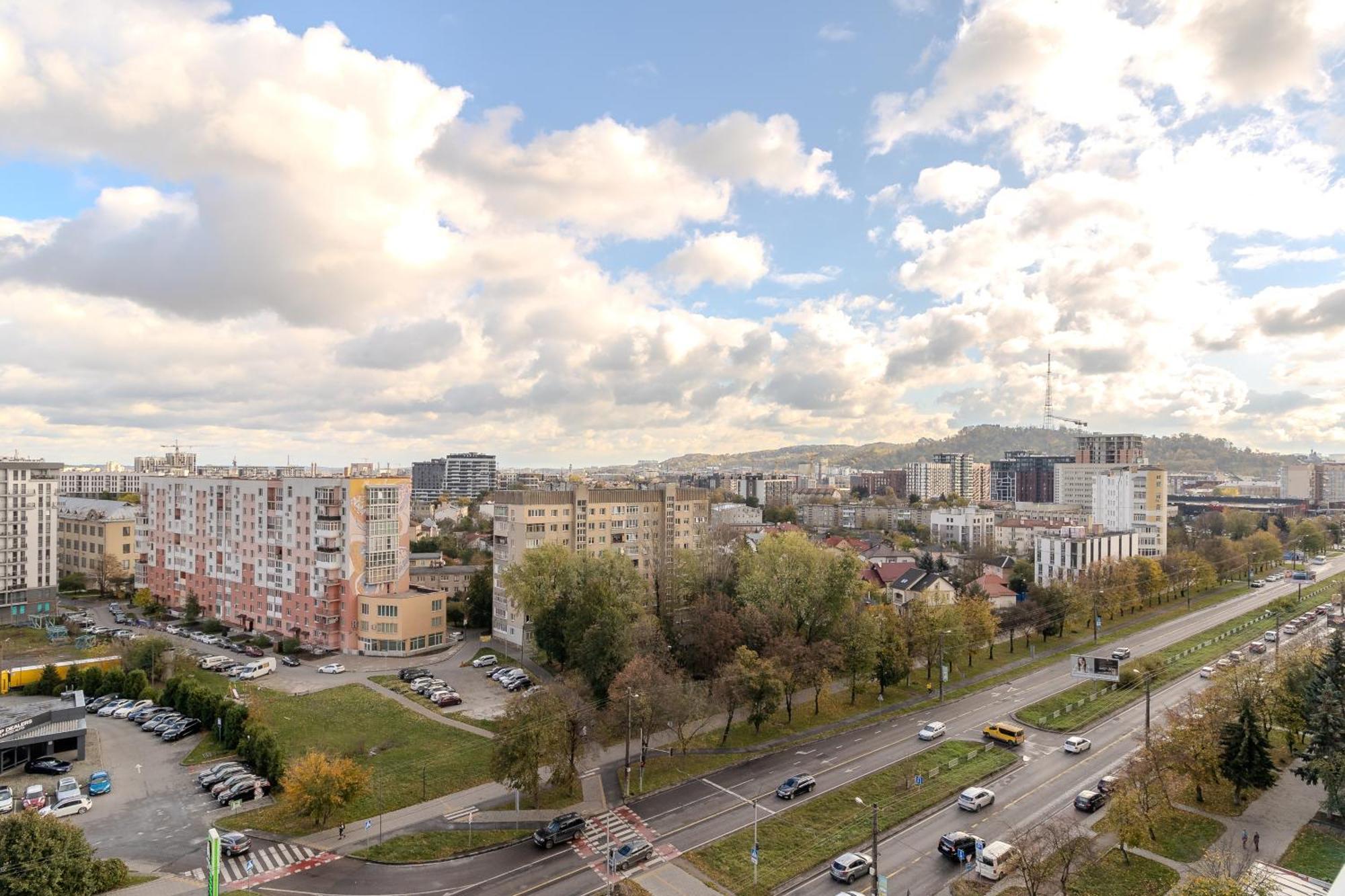 77 Views By Inshi Lviv